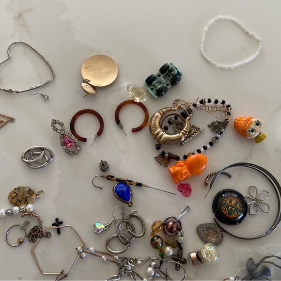 1lbs of Costume Jewelry Bracelets - Lot of Bracelets - No Signed Pieces - Picture 4 of 6